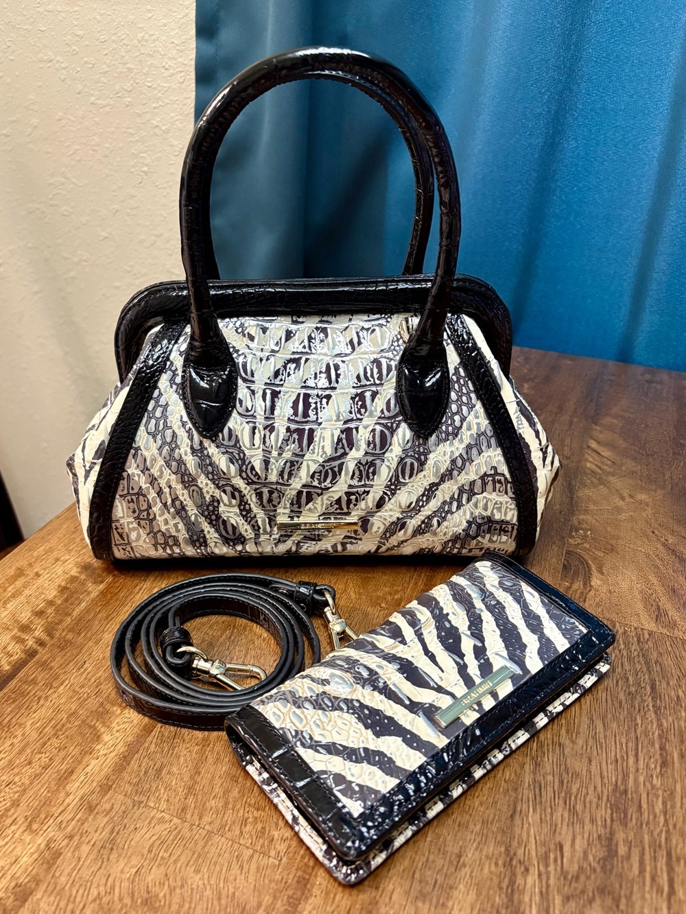 **SOLD**Brahmin EUC Mika/Ady - Everlasting Encore - Zebra - Metallic - Exclusive